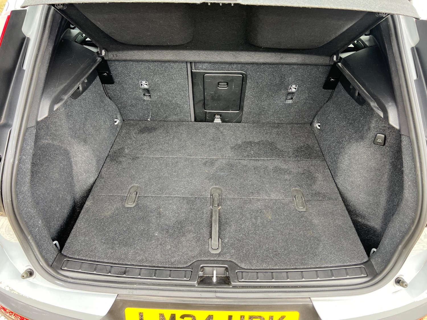 Used Volvo XC40 2024 for sale - 77839100: Photo 51