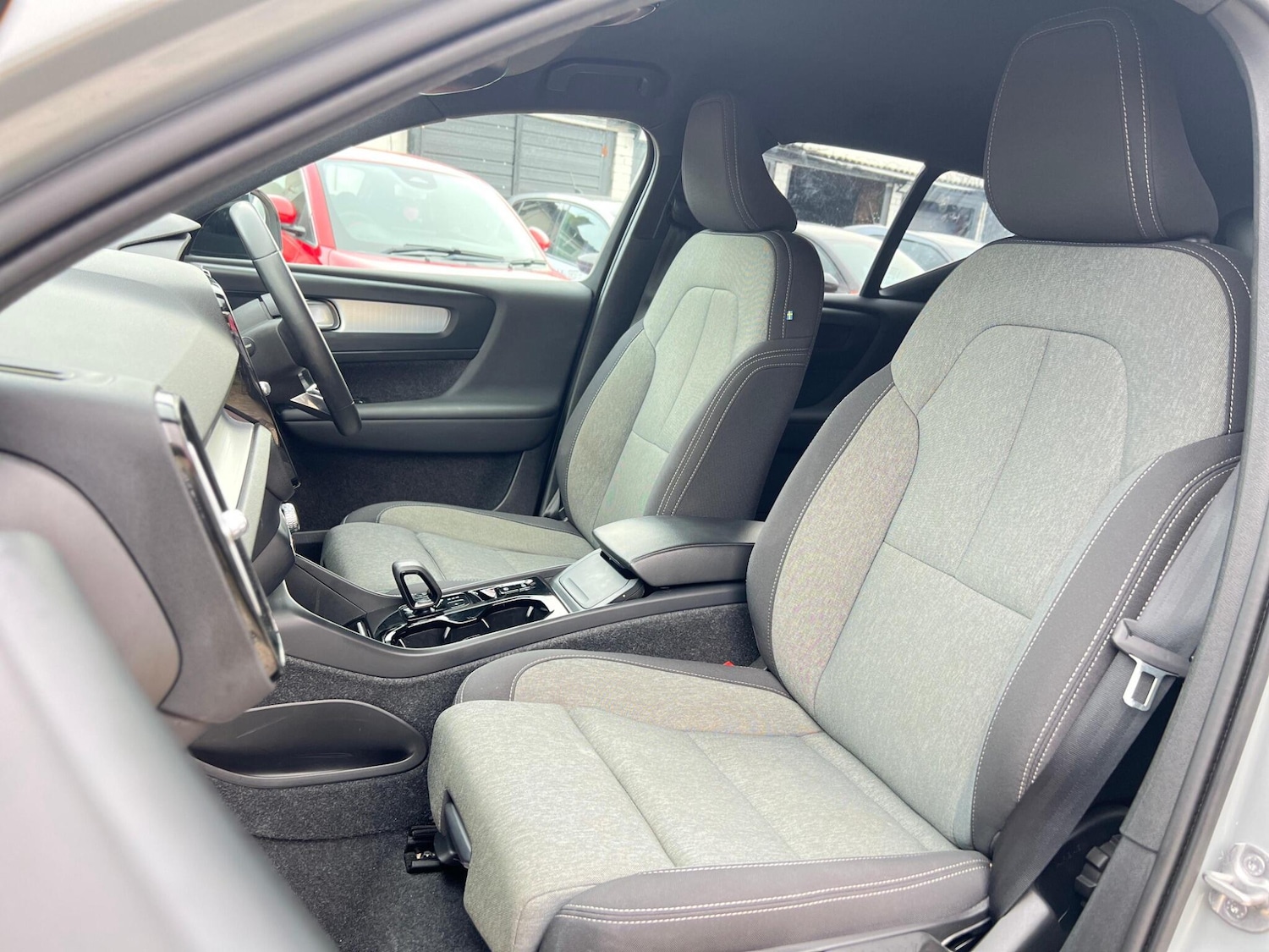 Used Volvo XC40 2024 for sale - 77839100: Photo 54