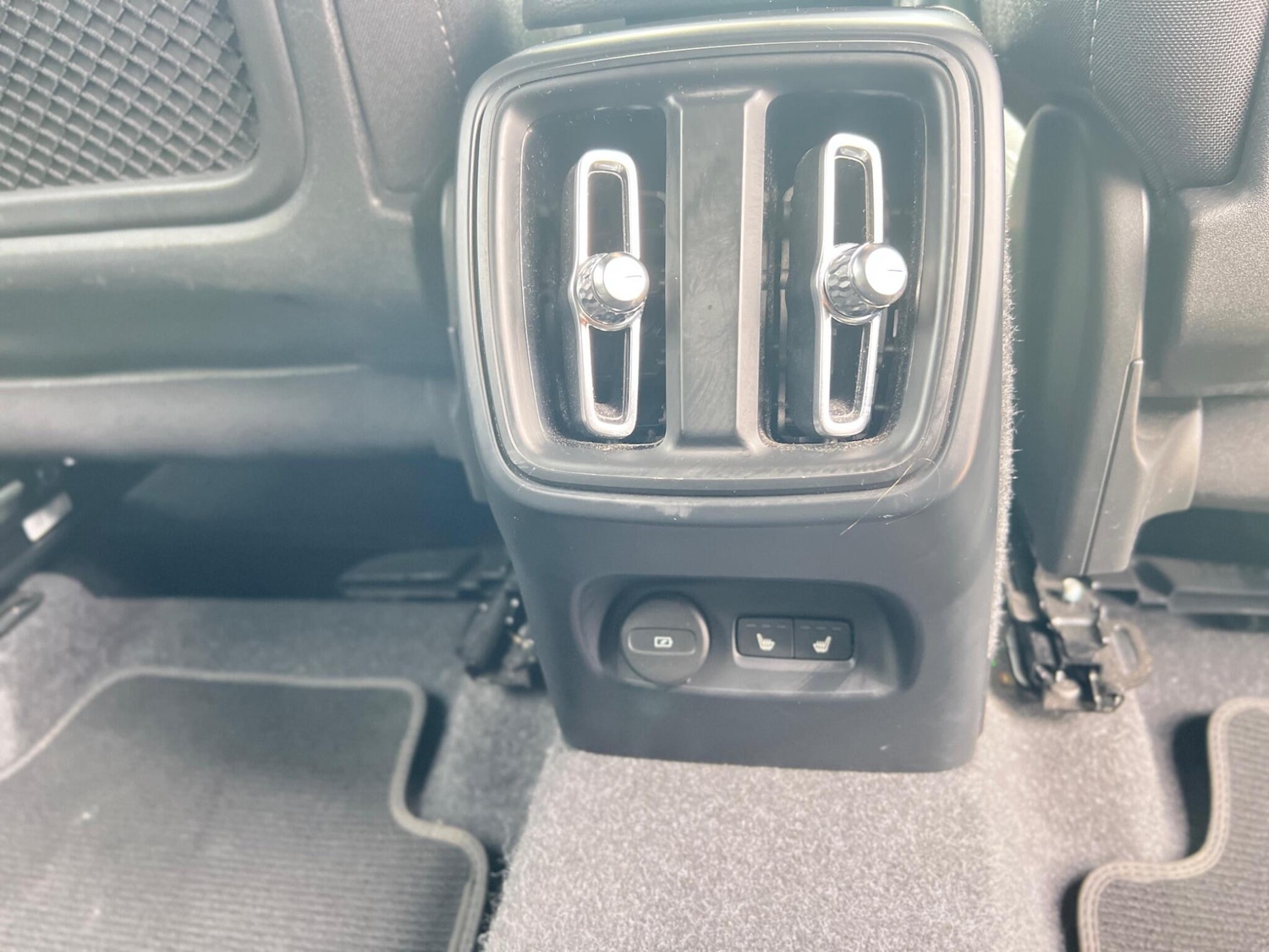 Used Volvo XC40 2024 for sale - 77839100: Photo 57