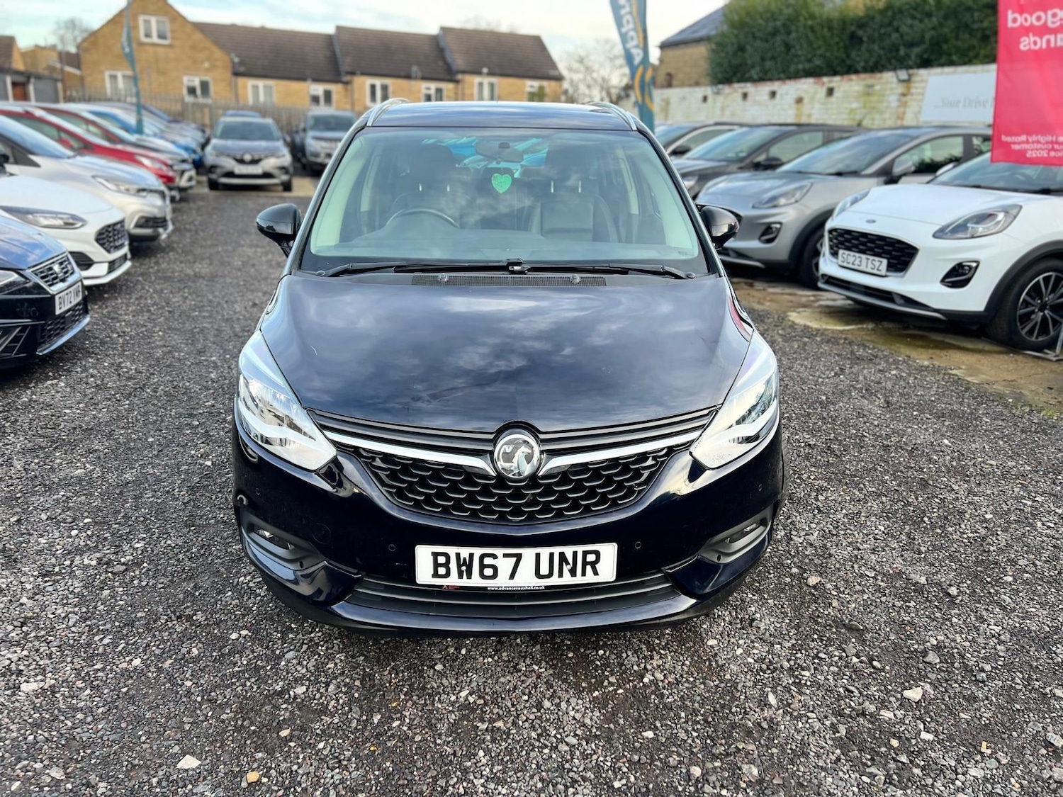 Used Vauxhall Zafira 2018 for sale - 77237949: Photo 2