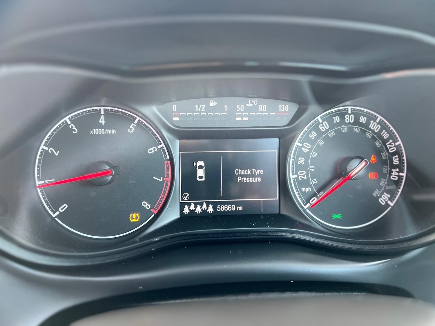 Used Vauxhall Zafira 2018 for sale - 77237949: Photo 39