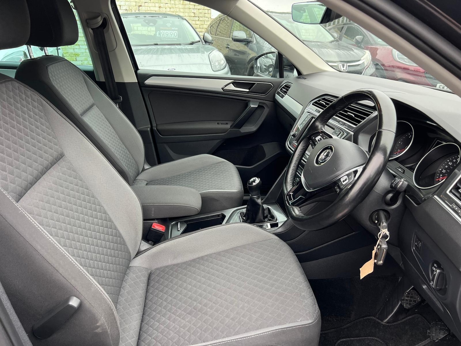 Used Volkswagen Tiguan 2017 for sale - 76549531: Photo 11