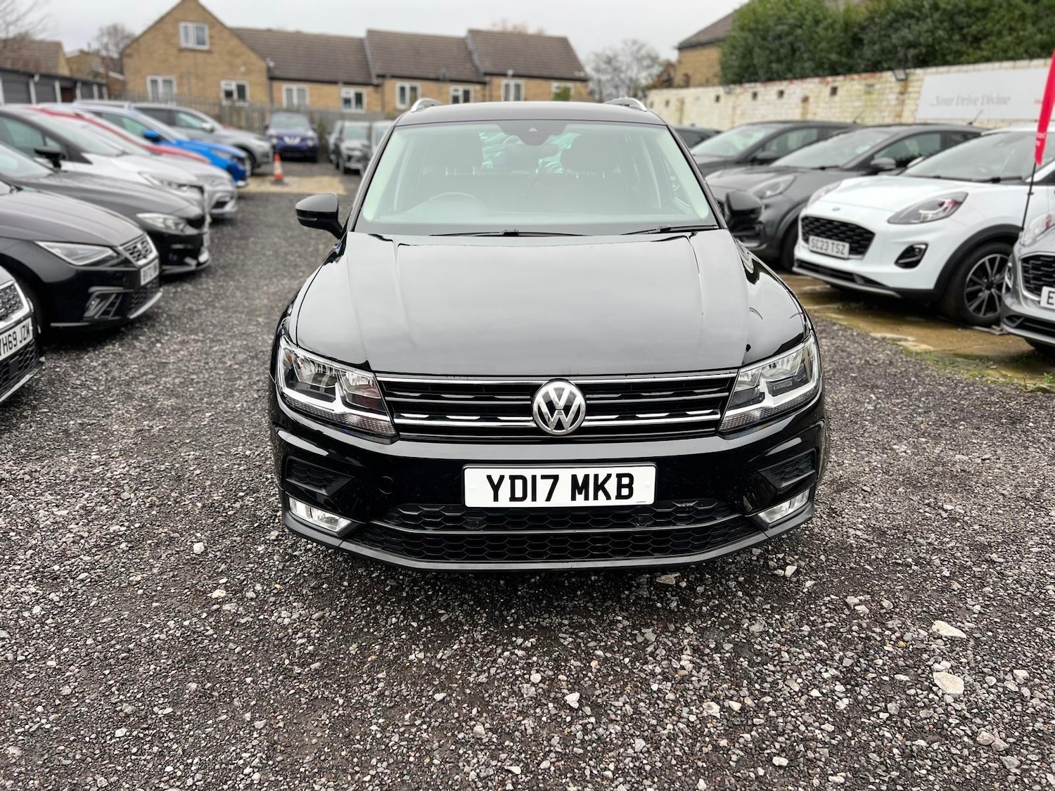 Used Volkswagen Tiguan 2017 for sale - 76549531: Photo 2