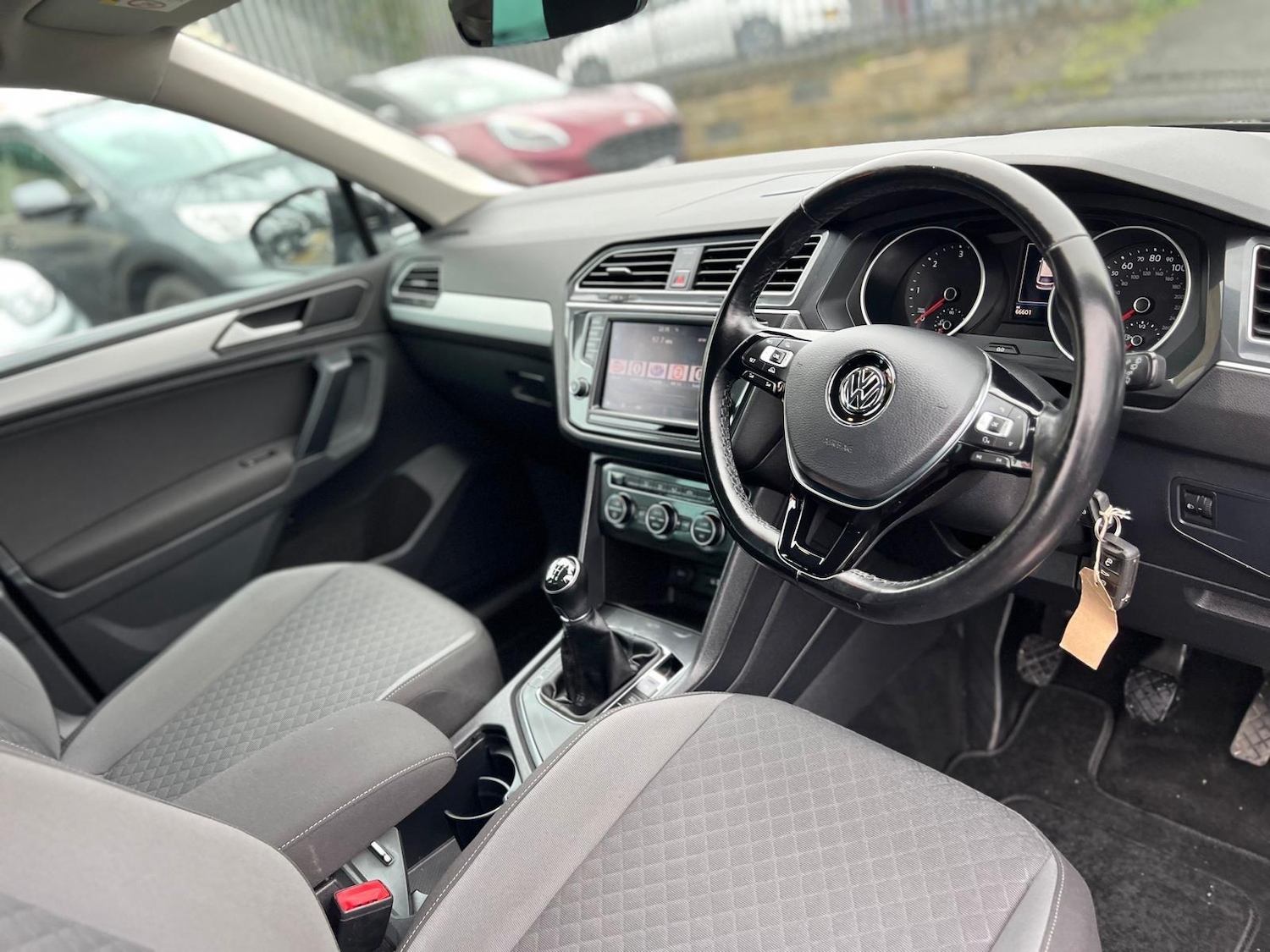 Used Volkswagen Tiguan 2017 for sale - 76549531: Photo 9