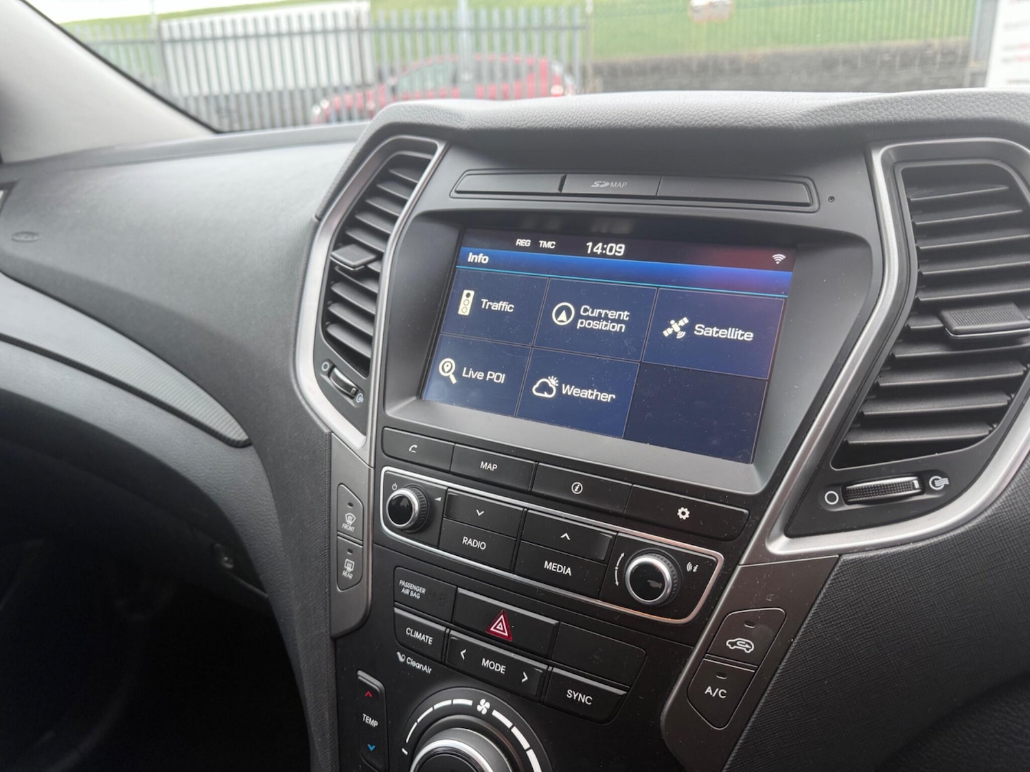 Used Hyundai Santa Fe 2016 for sale - 77066799: Photo 36