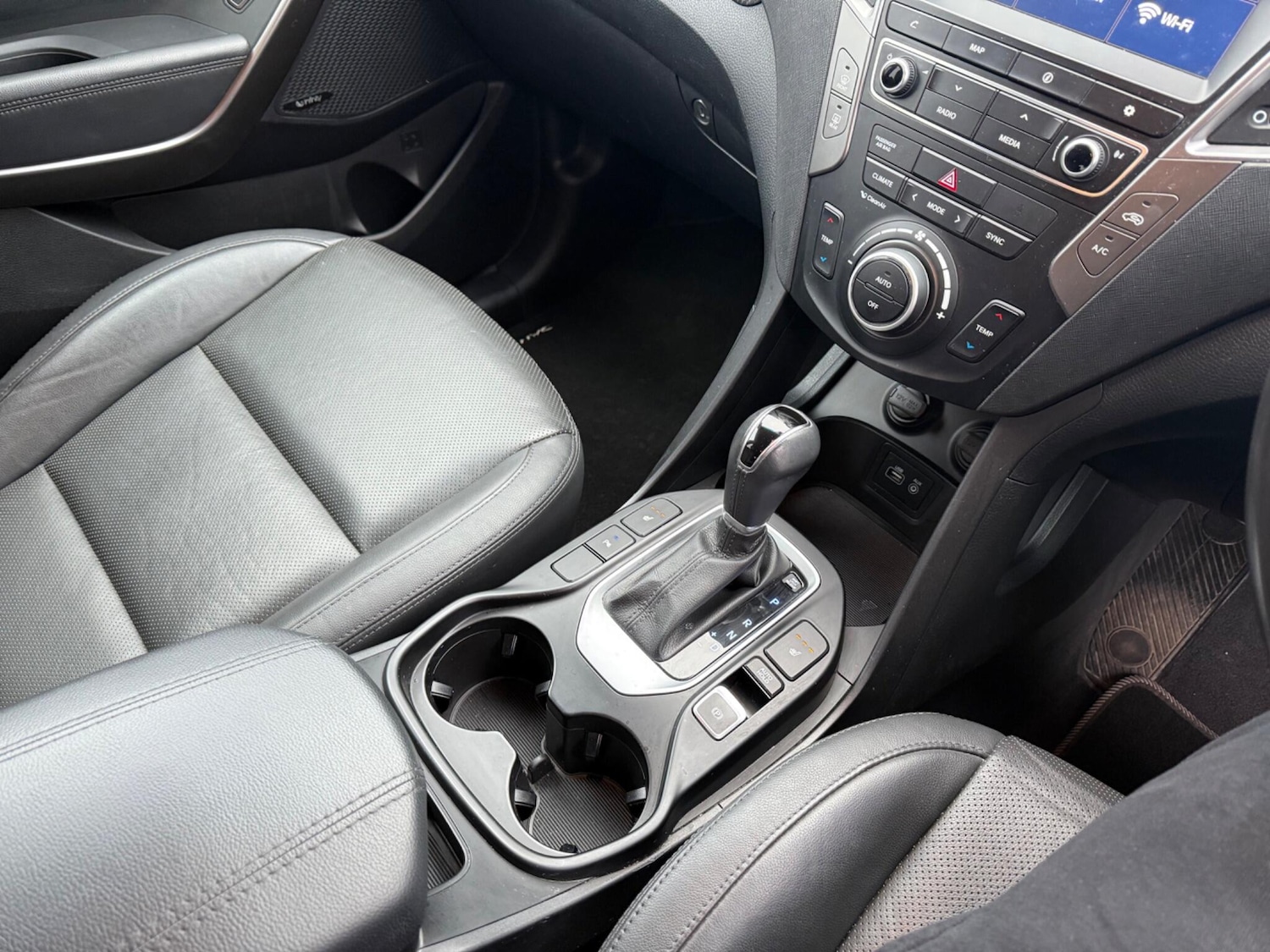 Used Hyundai Santa Fe 2016 for sale - 77066799: Photo 54