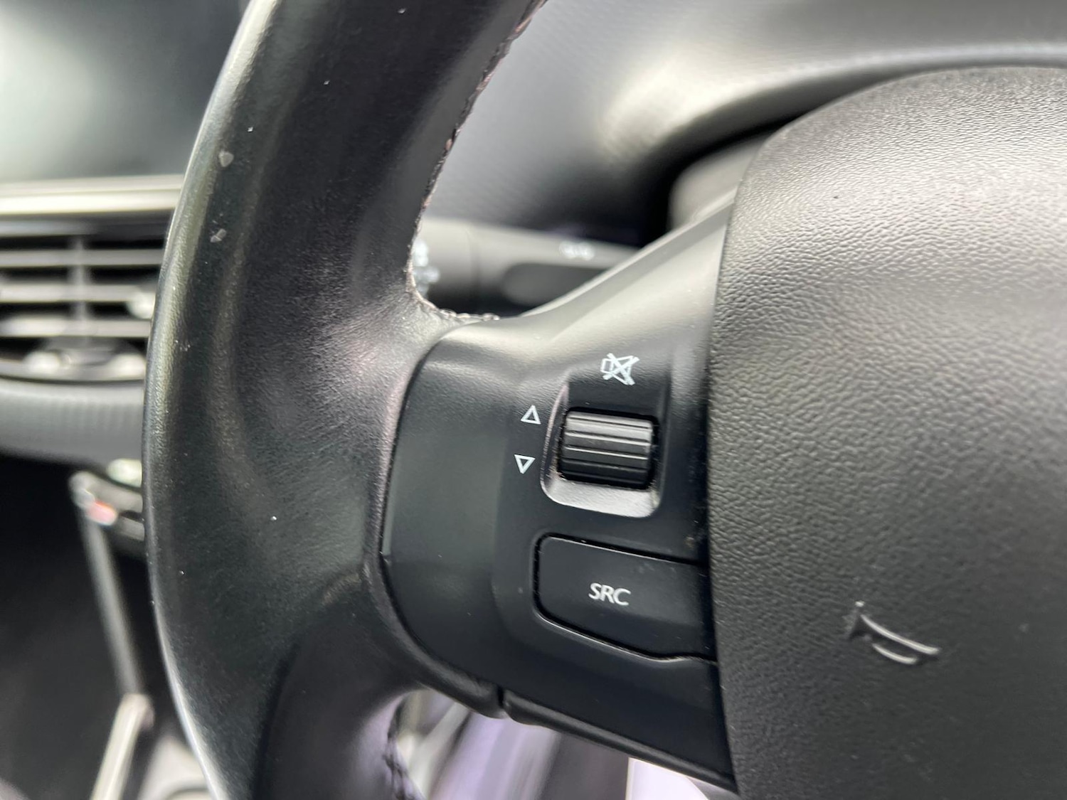 Used Peugeot 2008 2019 for sale - 76527610: Photo 17