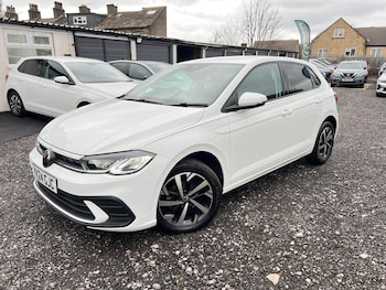 Used Volkswagen Polo 2024 for sale - 77496594: Photo