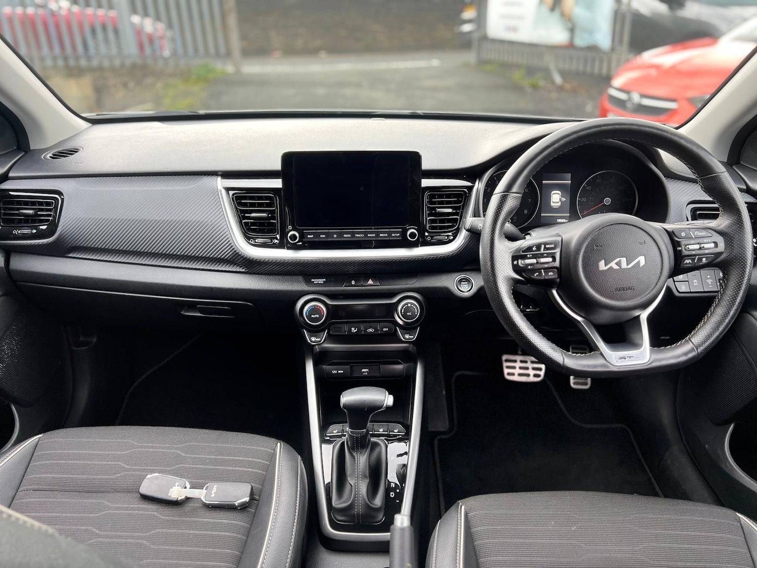 Used Kia Stonic 2024 for sale - 76527811: Photo 12