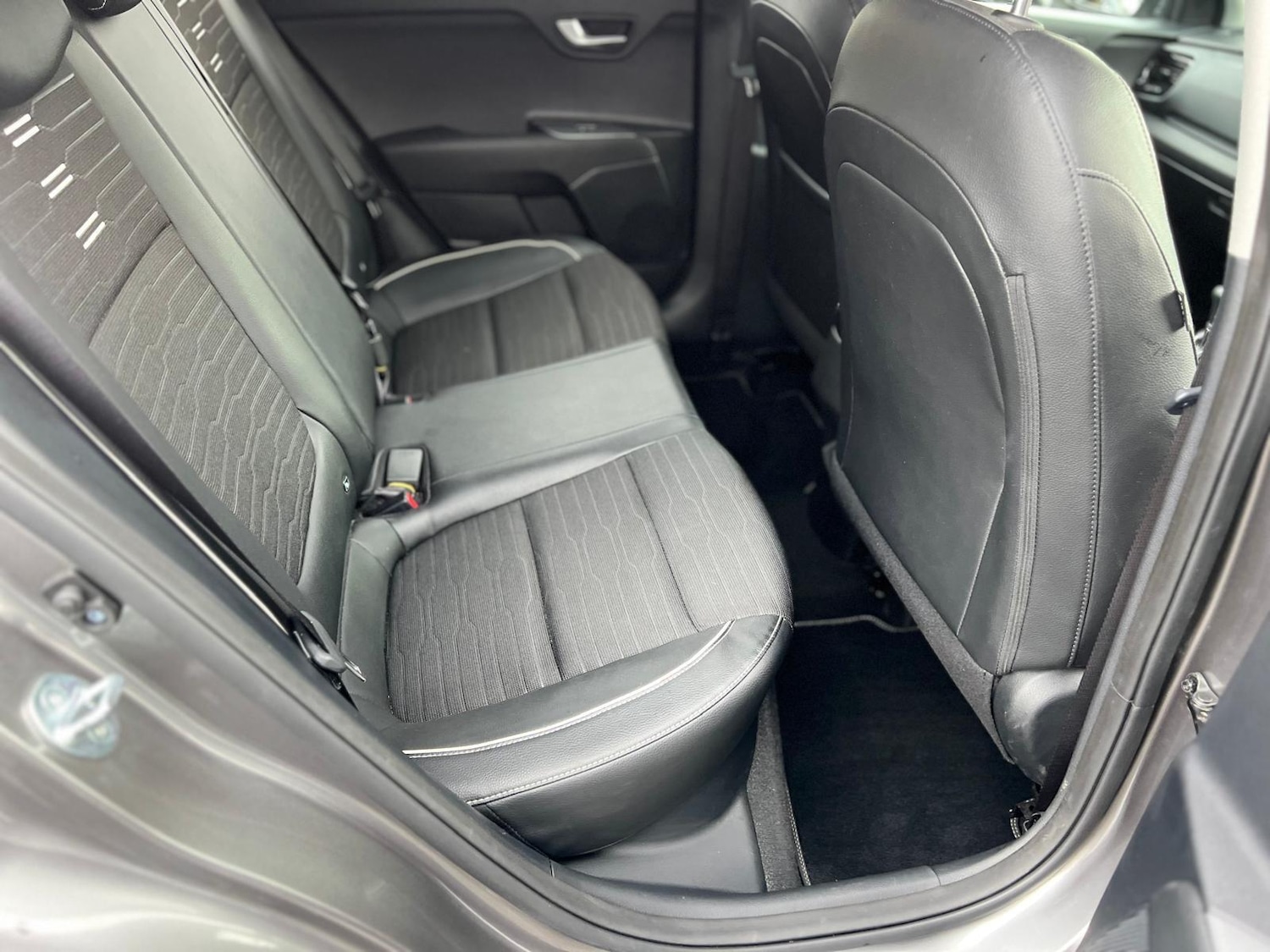 Used Kia Stonic 2024 for sale - 76527811: Photo 15