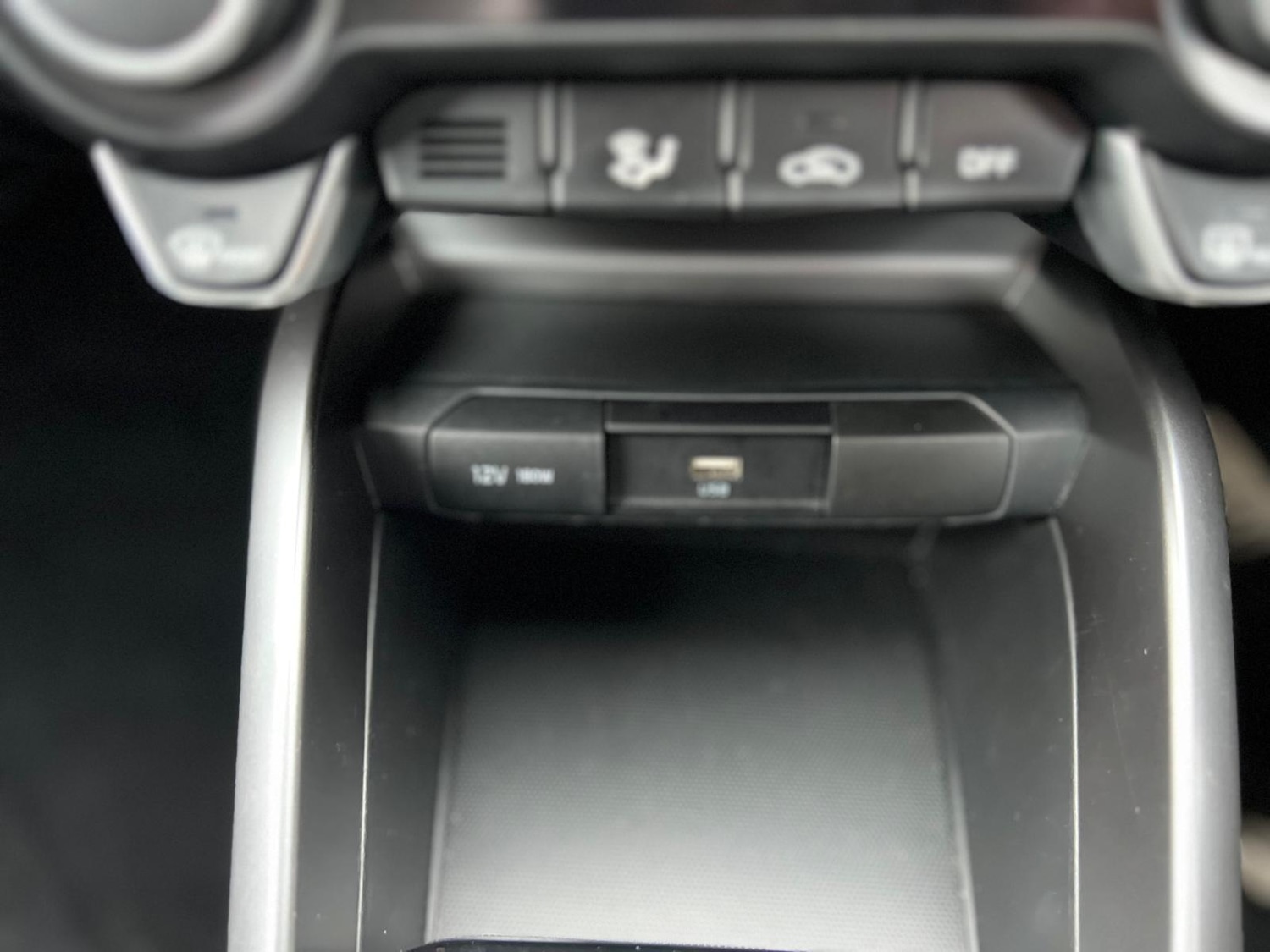 Used Kia Stonic 2024 for sale - 76527811: Photo 16