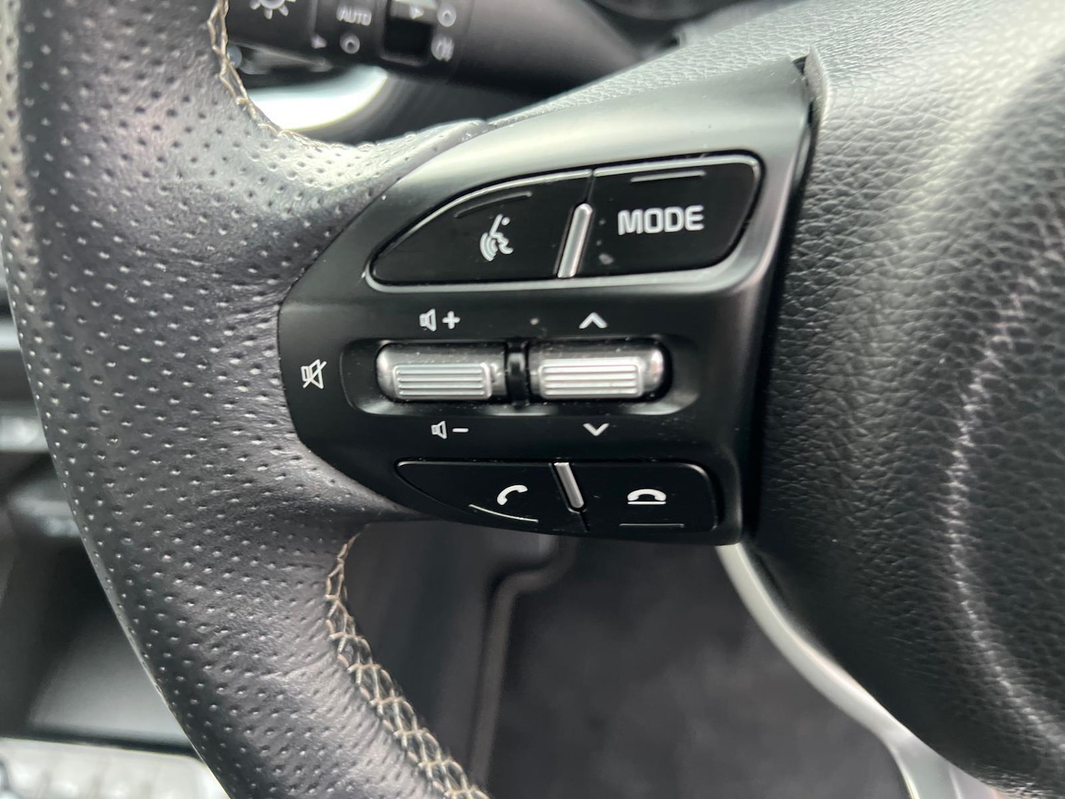 Used Kia Stonic 2024 for sale - 76527811: Photo 19