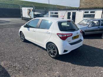 Used Toyota Yaris 2018 for sale - 74618883: Photo