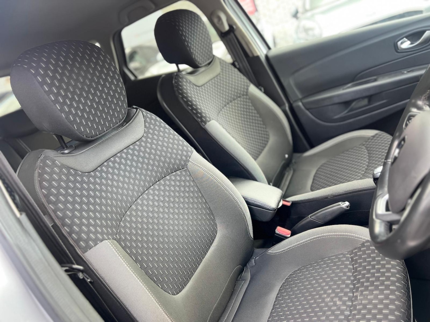 Used Renault Captur 2018 for sale - 77344176: Photo 12