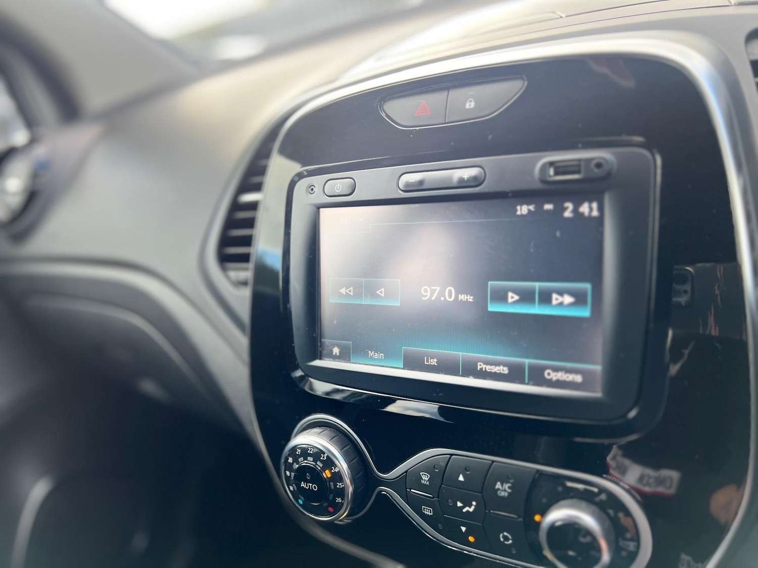 Used Renault Captur 2018 for sale - 77344176: Photo 28