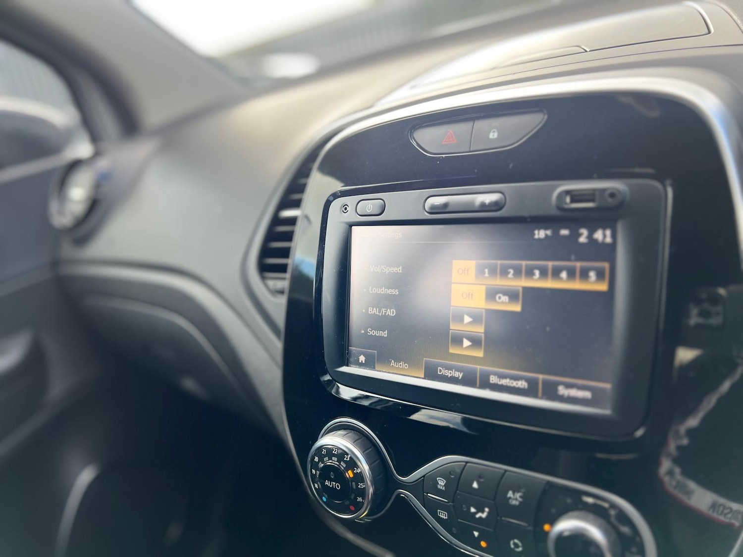 Used Renault Captur 2018 for sale - 77344176: Photo 29