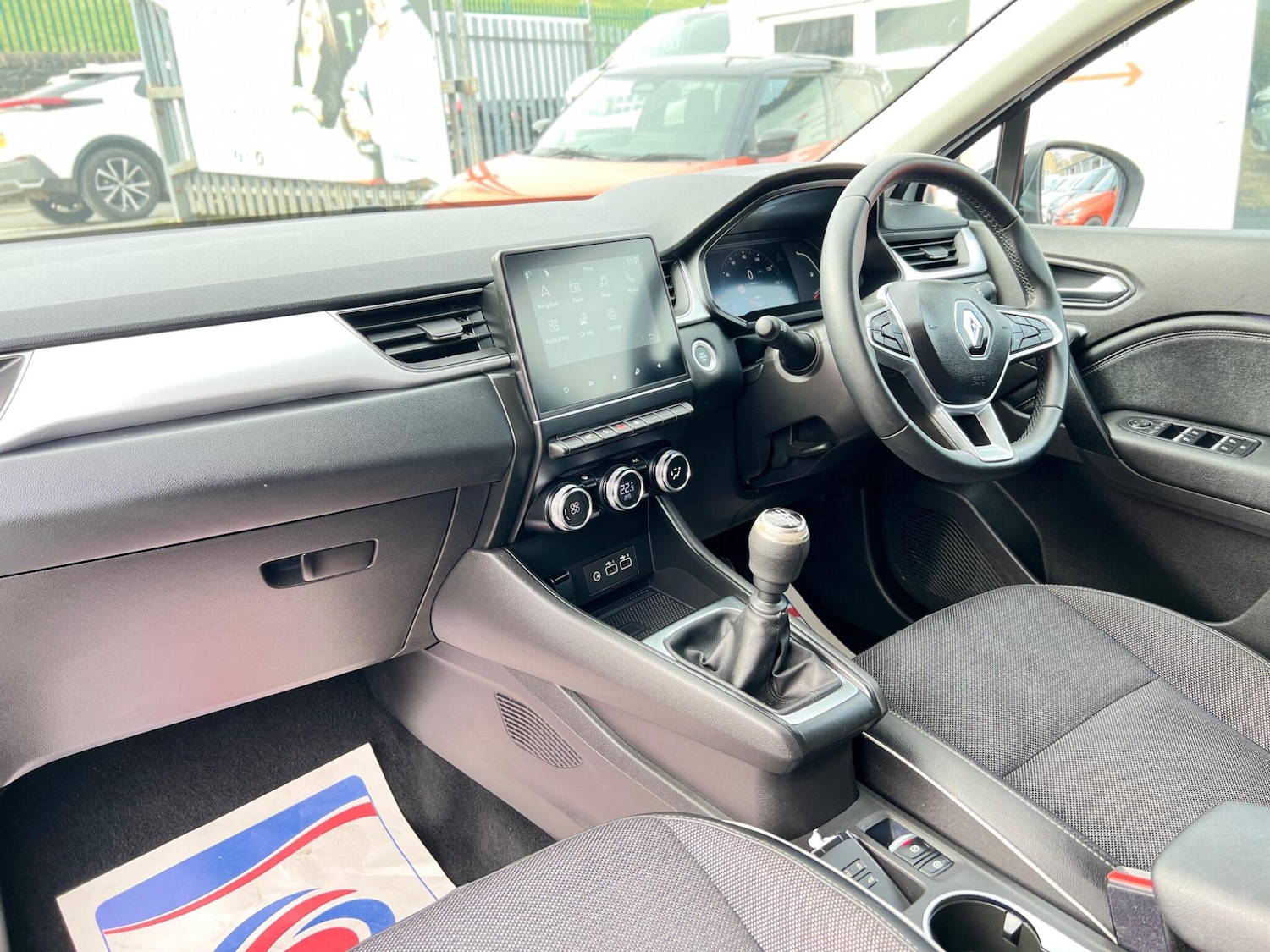 Used Renault Captur for sale - 77853614: Photo 10