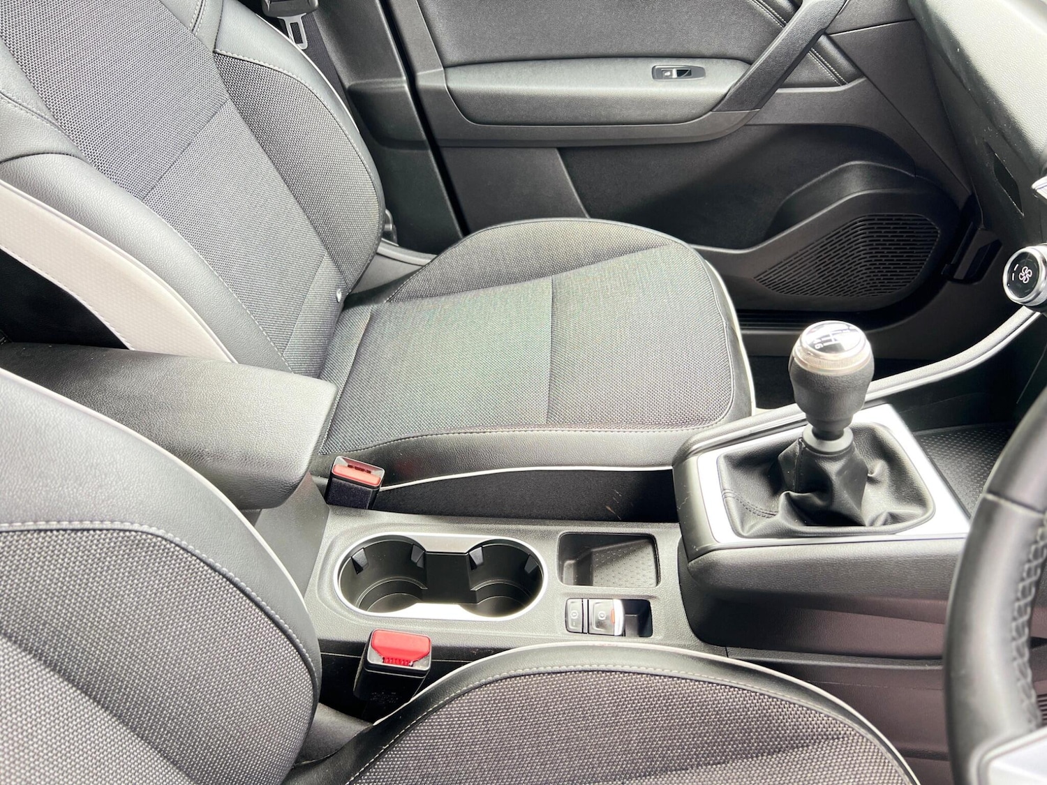 Used Renault Captur for sale - 77853614: Photo 12