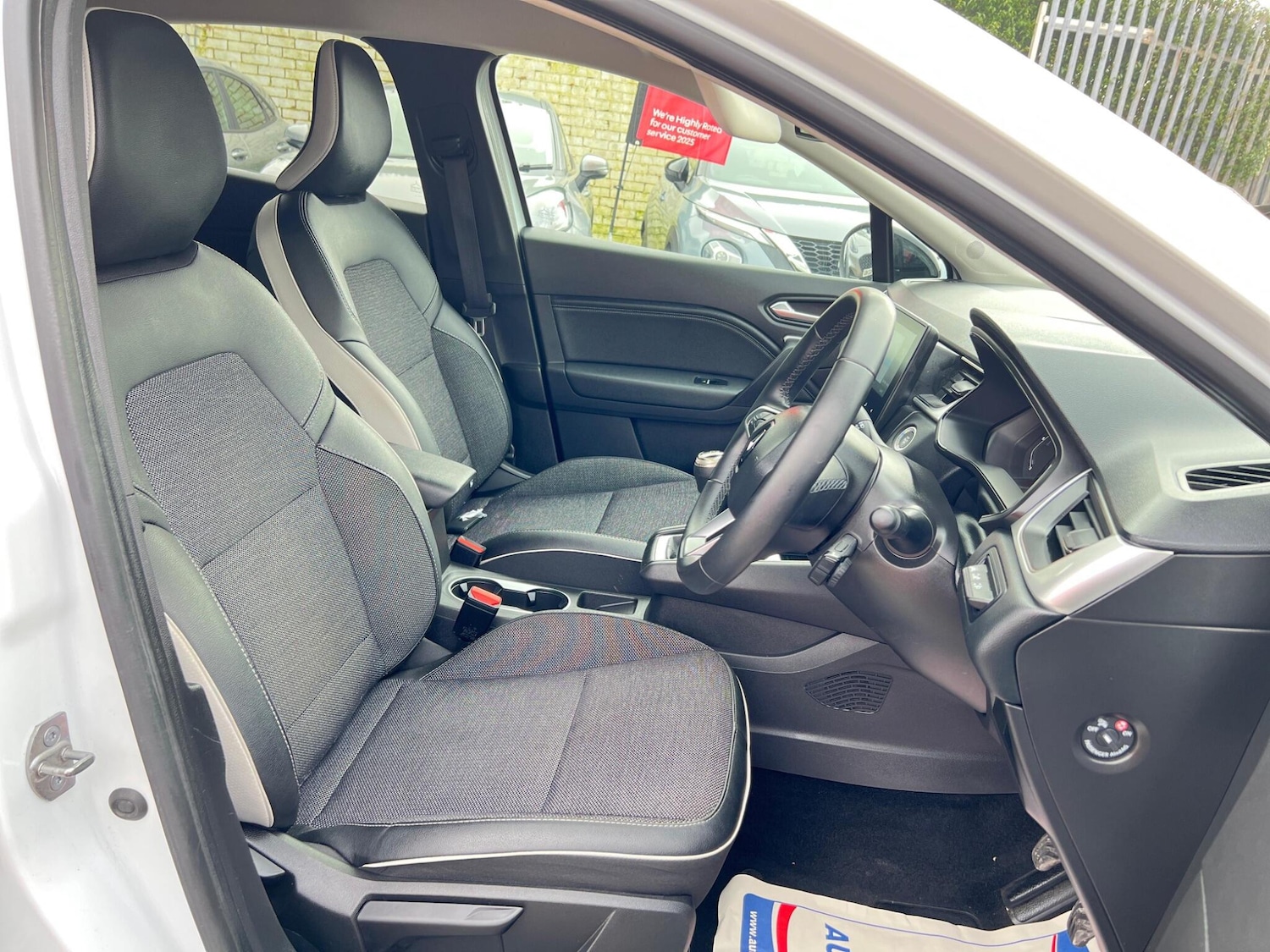 Used Renault Captur for sale - 77853614: Photo 13