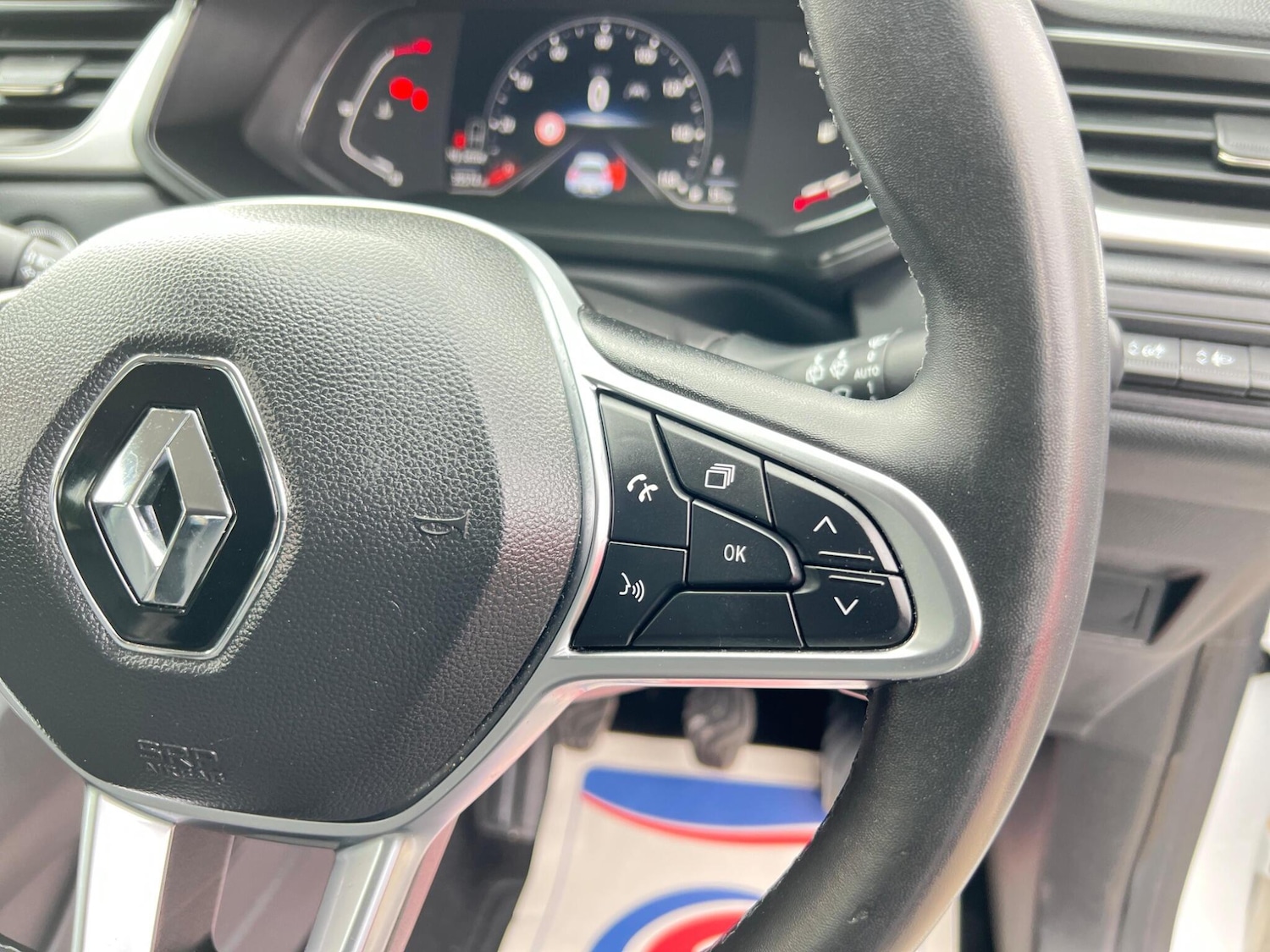 Used Renault Captur for sale - 77853614: Photo 19