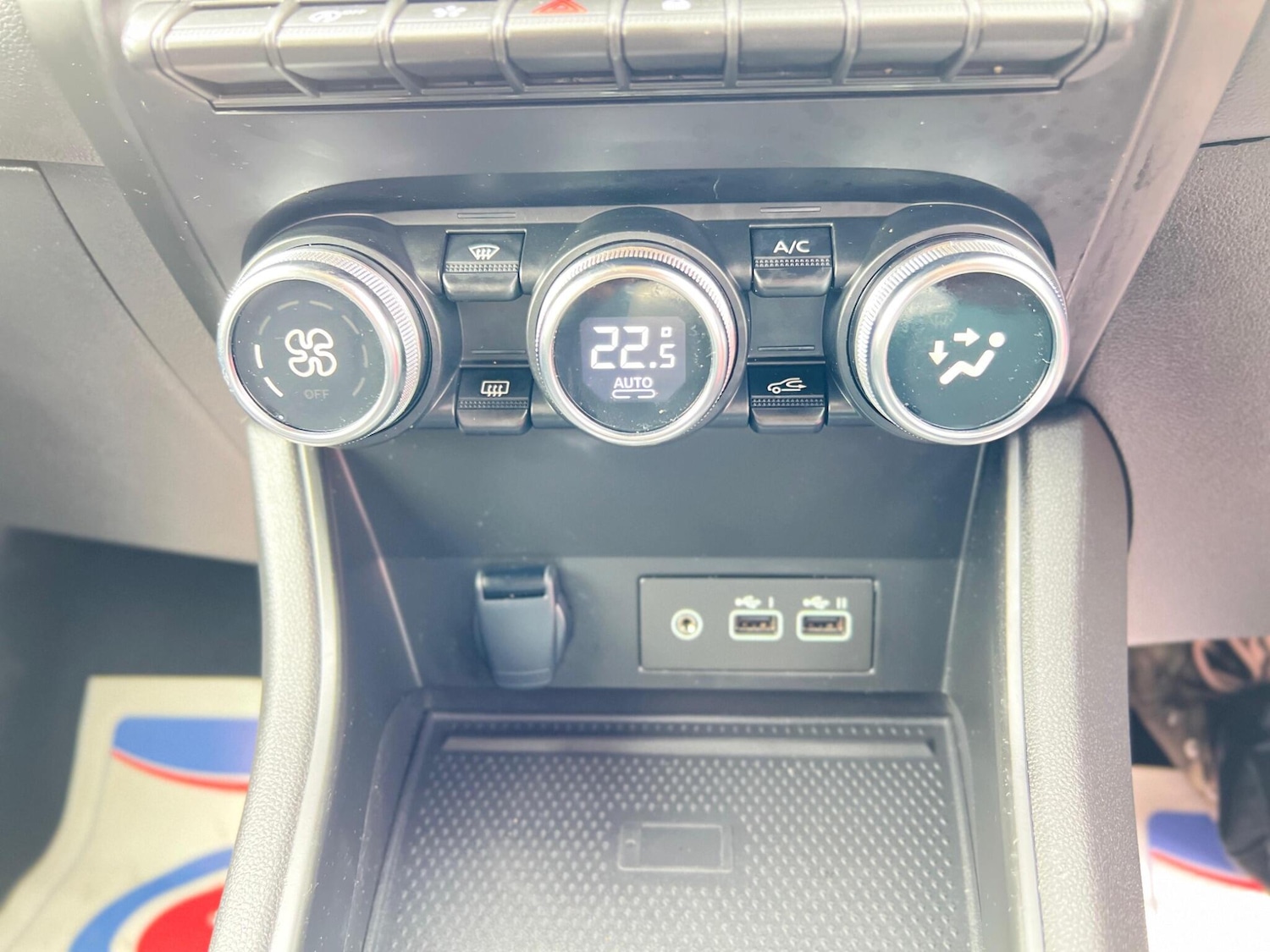 Used Renault Captur for sale - 77853614: Photo 22