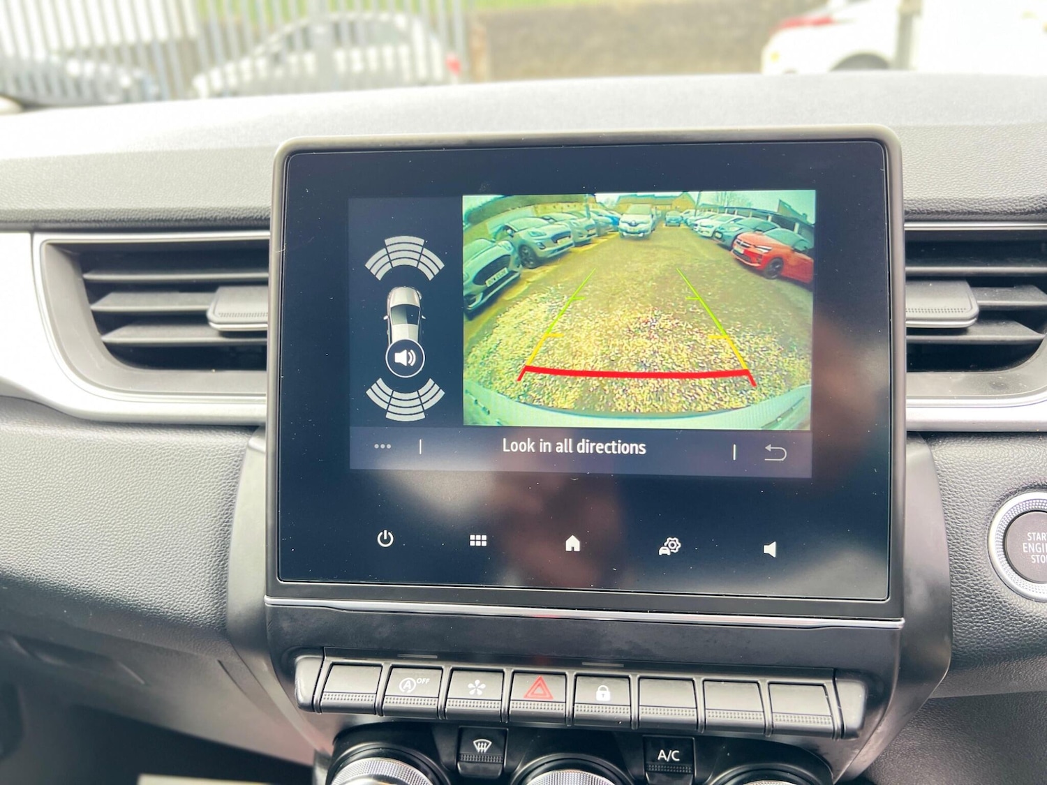 Used Renault Captur for sale - 77853614: Photo 35