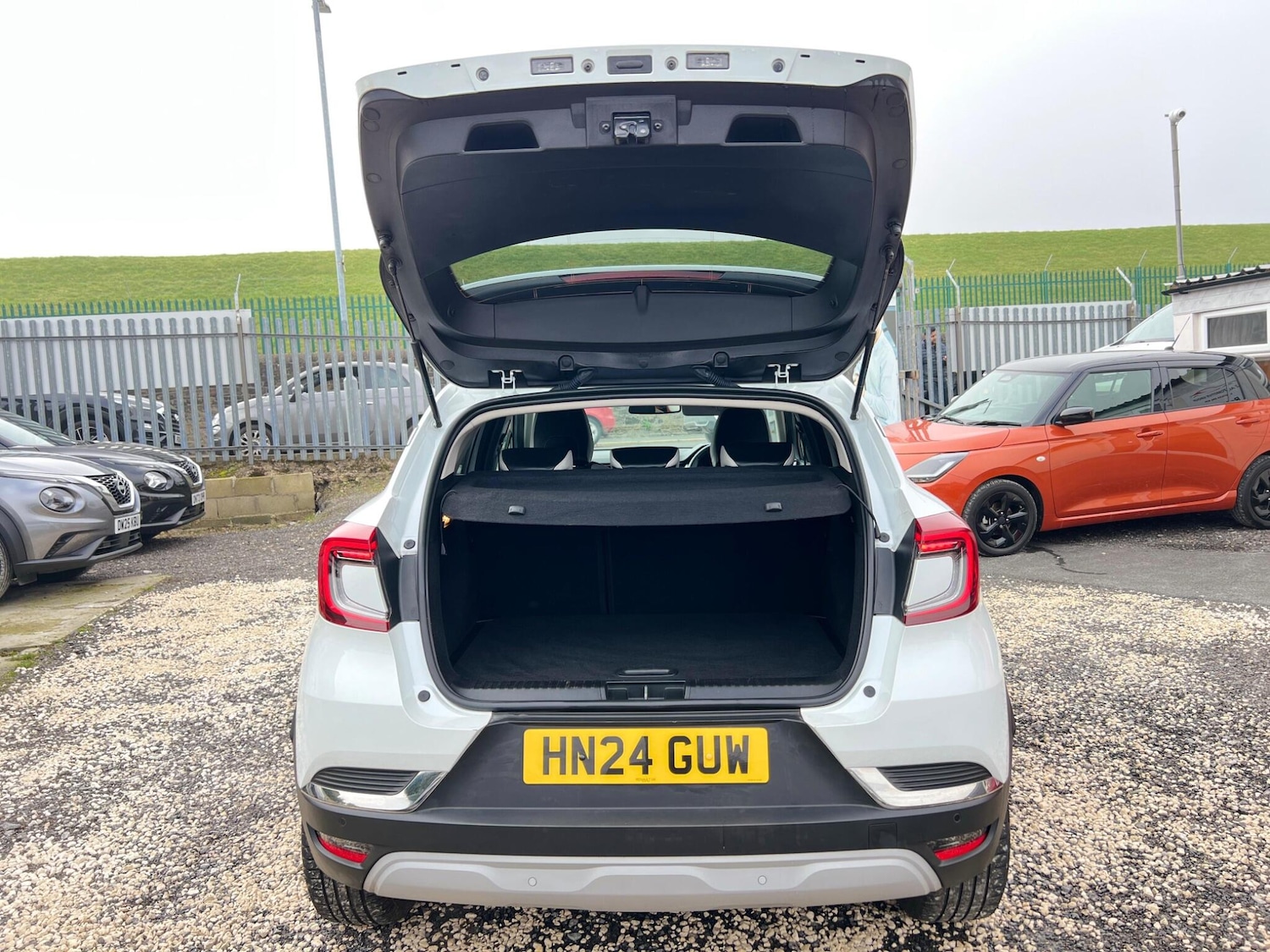 Used Renault Captur for sale - 77853614: Photo 43