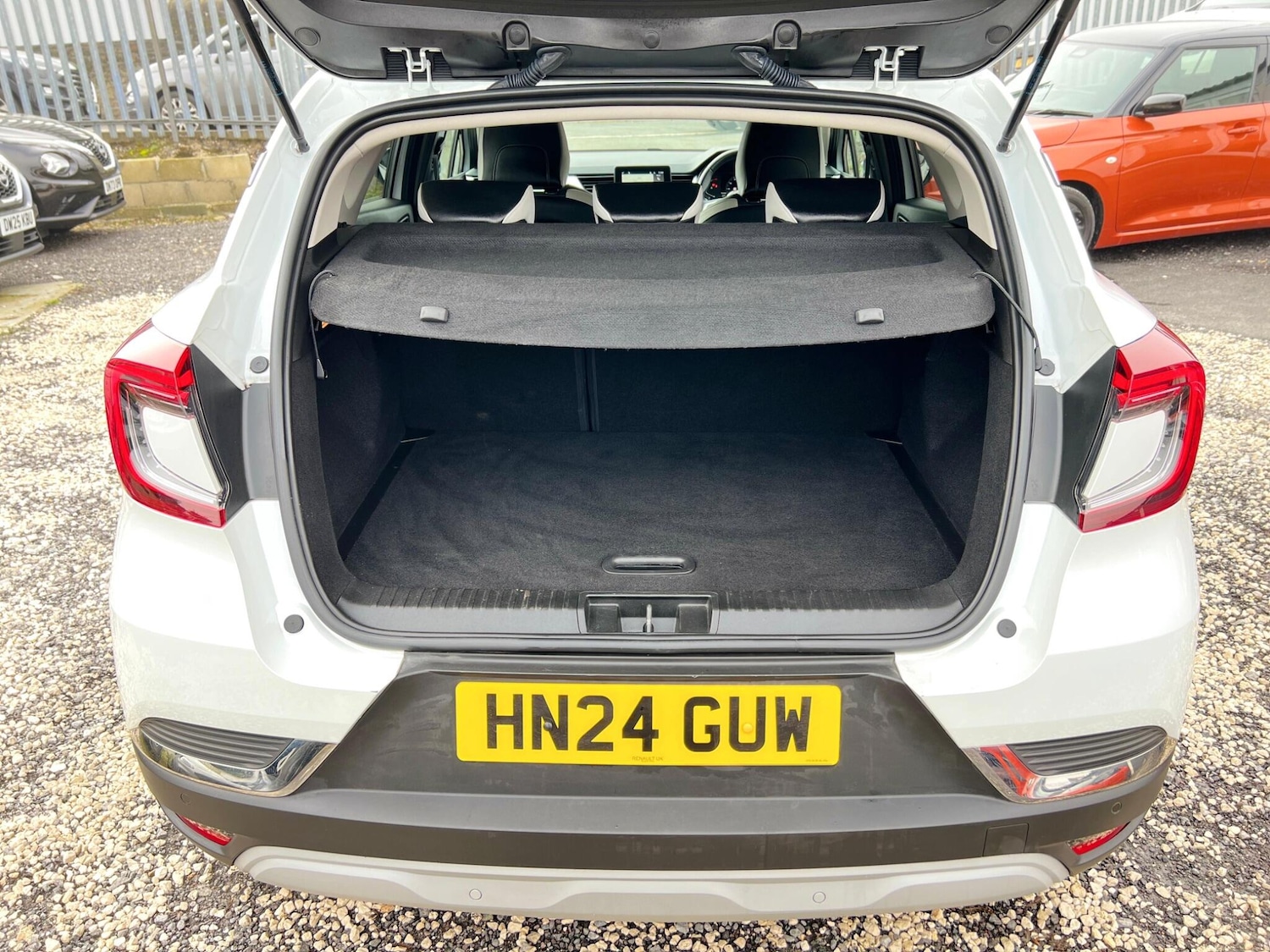 Used Renault Captur for sale - 77853614: Photo 46