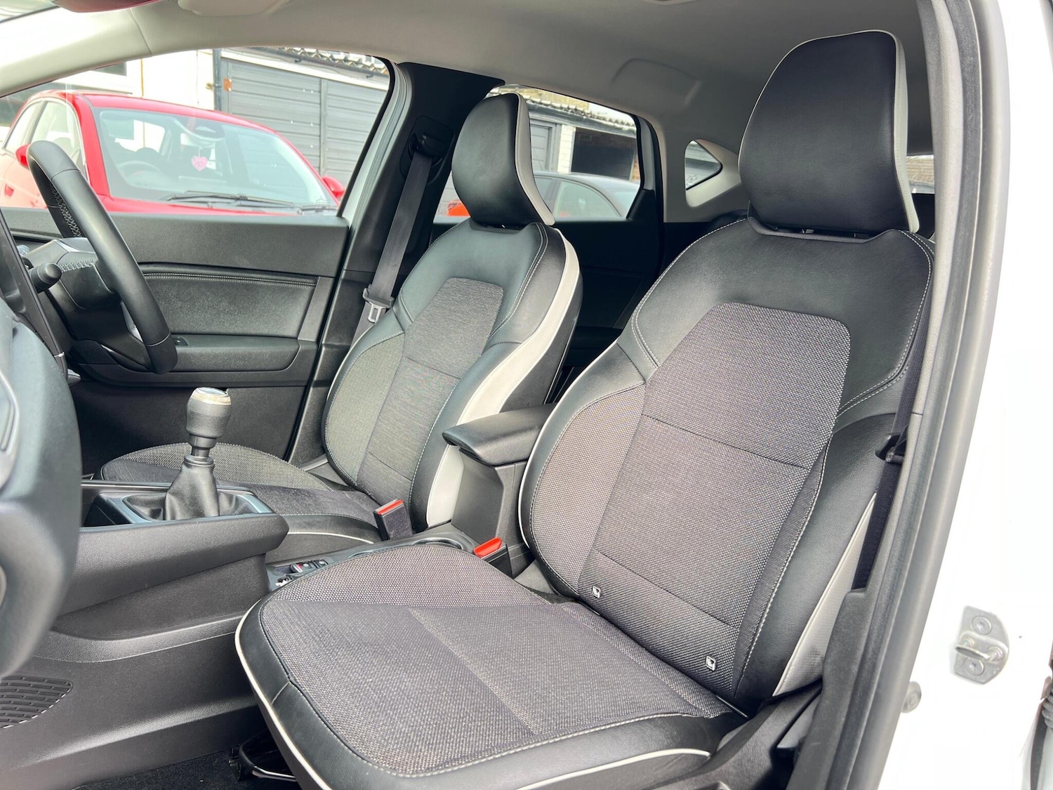 Used Renault Captur for sale - 77853614: Photo 48