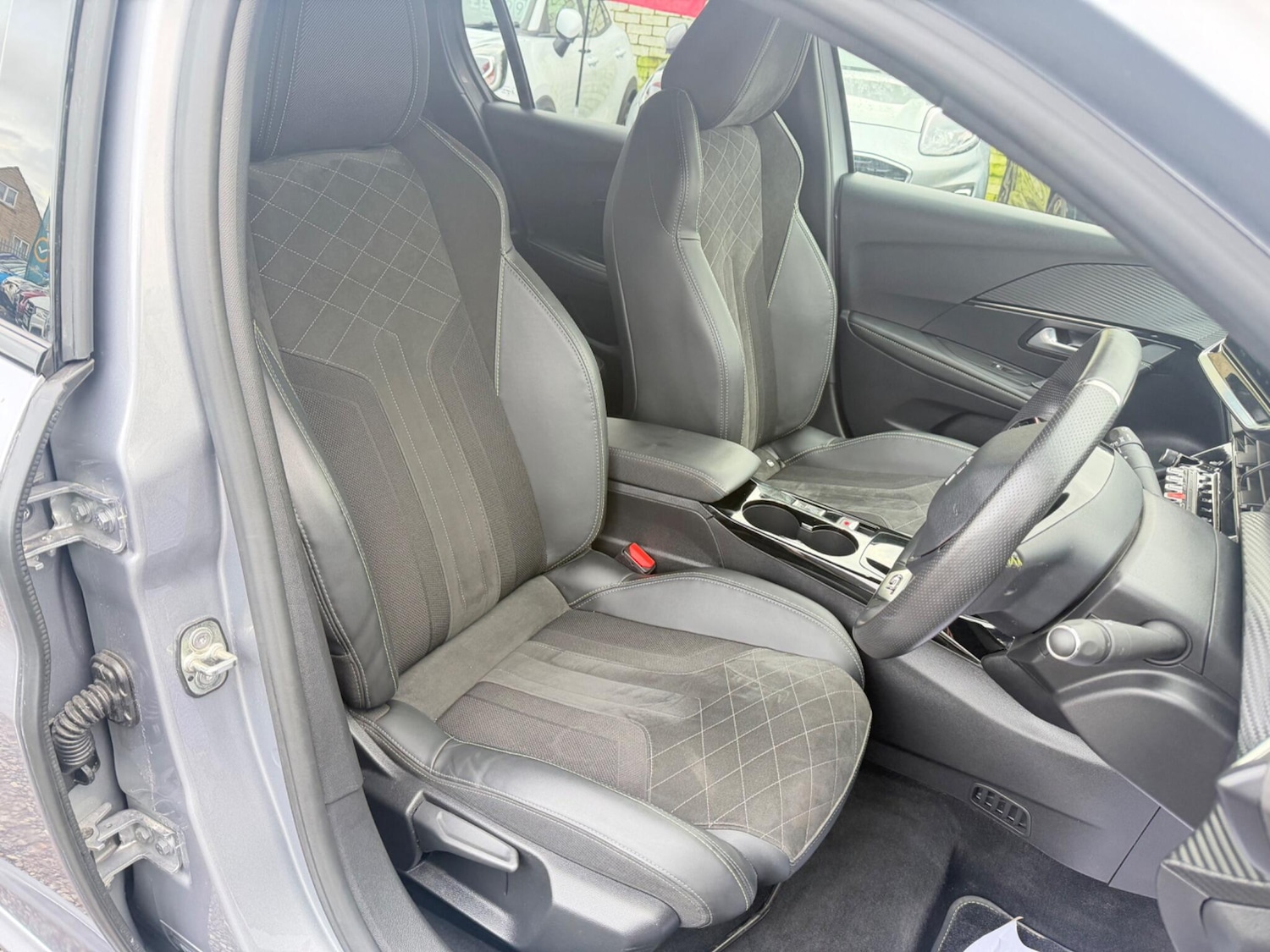 Used Peugeot 208 2021 for sale - 77400412: Photo 14