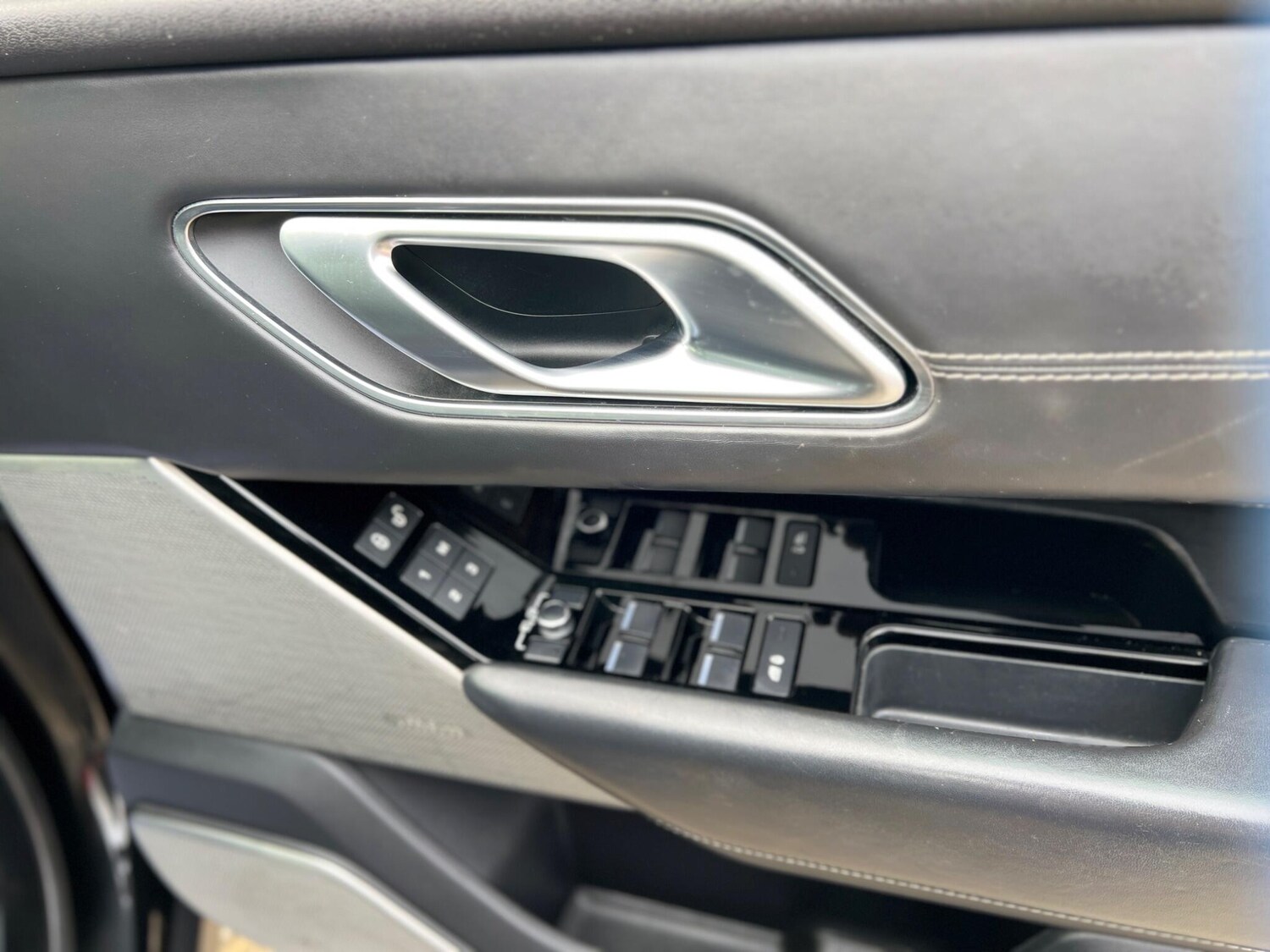 Used Land Rover Range Rover Velar 2018 for sale - 78062739: Photo 14