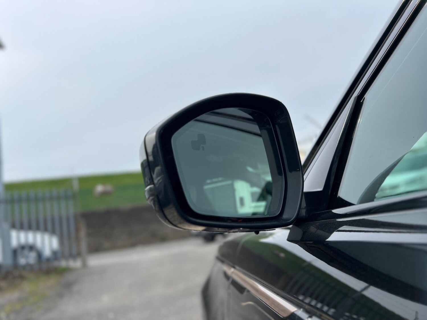 Used Land Rover Range Rover Velar 2018 for sale - 78062739: Photo 75