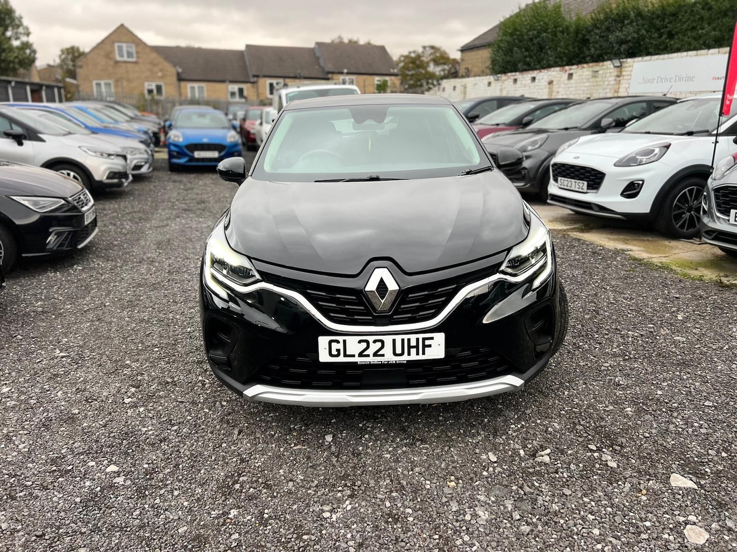 Used Renault Captur 2022 for sale - 76200836: Photo 2