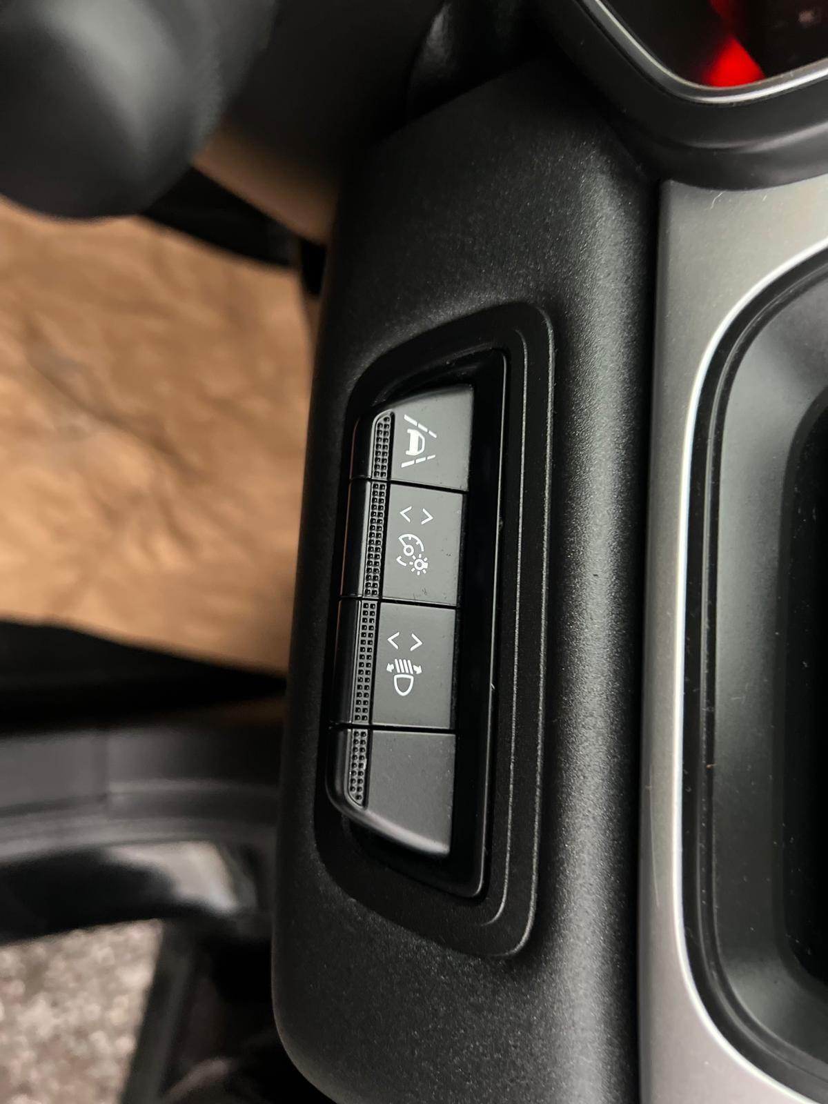 Used Renault Captur 2022 for sale - 76200836: Photo 38
