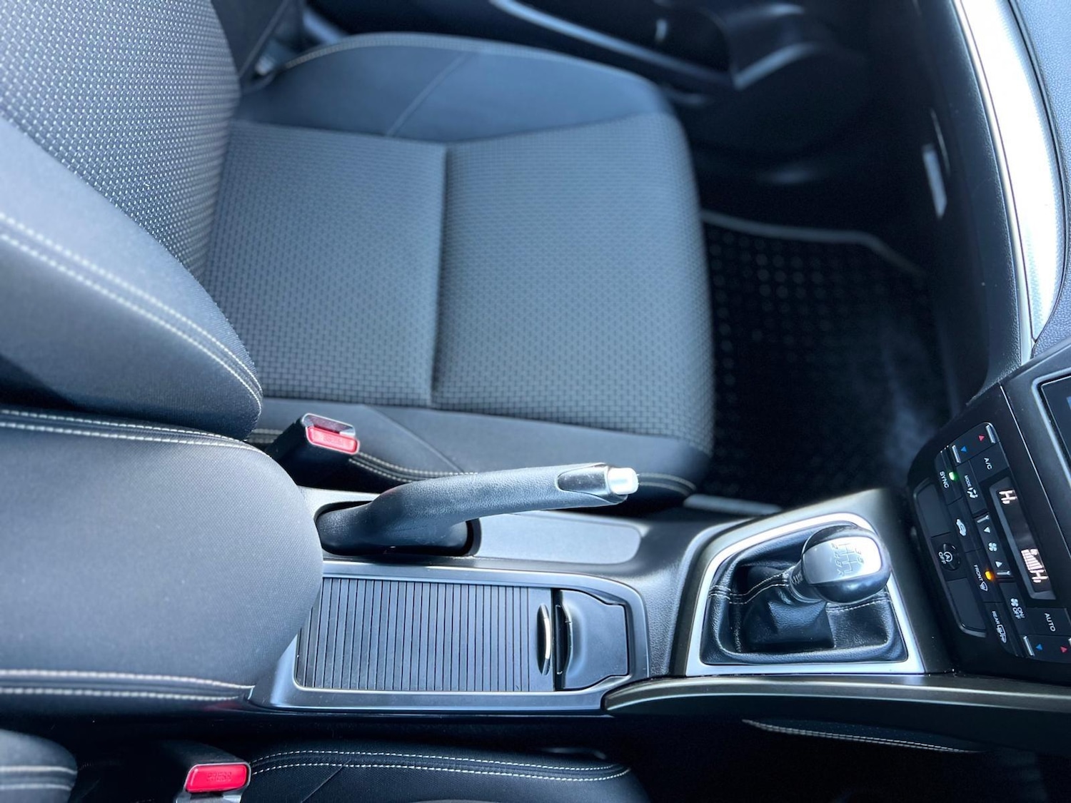 Used Honda Civic 2017 for sale - 76701122: Photo 37