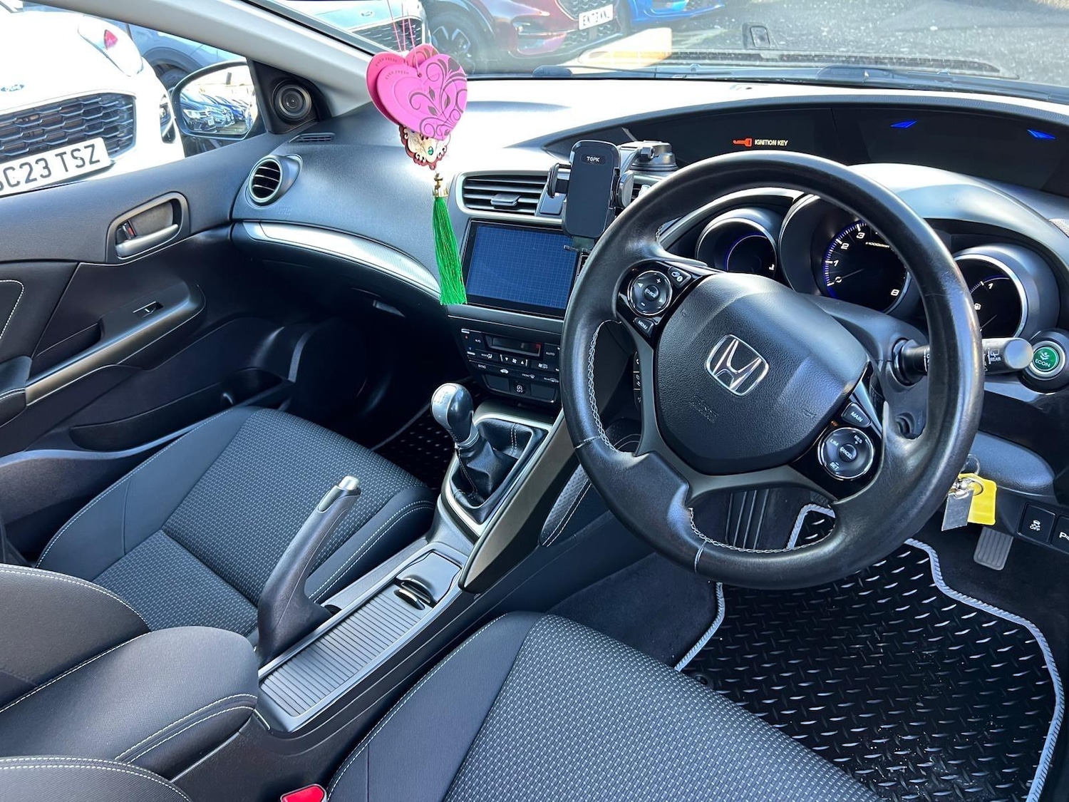 Used Honda Civic 2017 for sale - 76701122: Photo 9