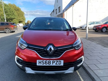 Used Renault Captur 2019 for sale - 76119232: Photo 2