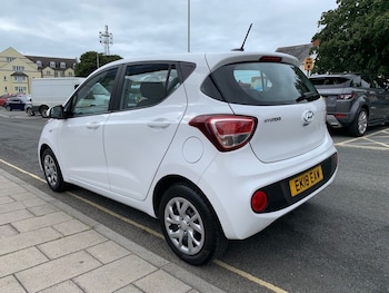 Used Hyundai i10 2018 for sale - 75456353: Photo