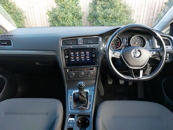 Used Volkswagen Golf 2018 for sale - 76455954: Photo