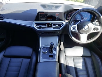 Used BMW 3 Series 2019 for sale - 78490600: Photo