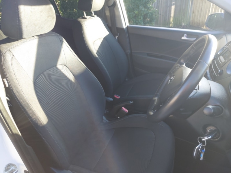 Used Hyundai i10 2017 for sale - 77702305: Photo 13