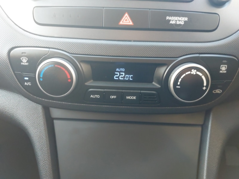 Used Hyundai i10 2017 for sale - 77702305: Photo 18