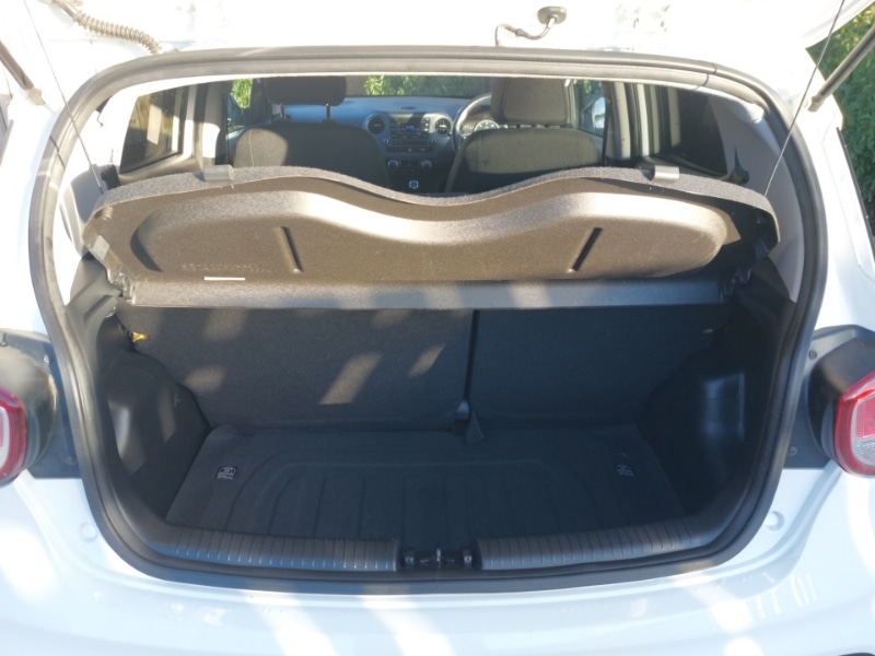 Used Hyundai i10 2017 for sale - 77702305: Photo 8