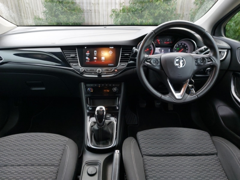 Used Vauxhall Astra 2018 for sale - 76614242: Photo 2