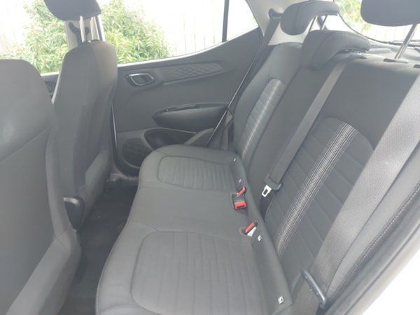 Used Hyundai i10 2020 for sale - 76282135: Photo 6