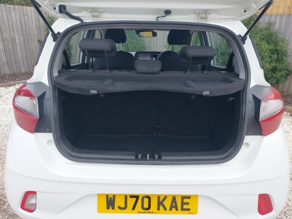 Used Hyundai i10 2020 for sale - 76282135: Photo 8