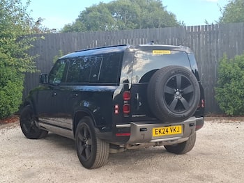Used Land Rover Defender 2024 for sale - 79839956: Photo