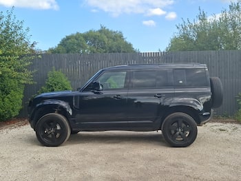 Used Land Rover Defender 2024 for sale - 79839956: Photo