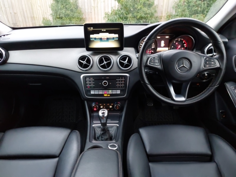 Used Mercedes-Benz GLA 2018 for sale - 77611145: Photo 2