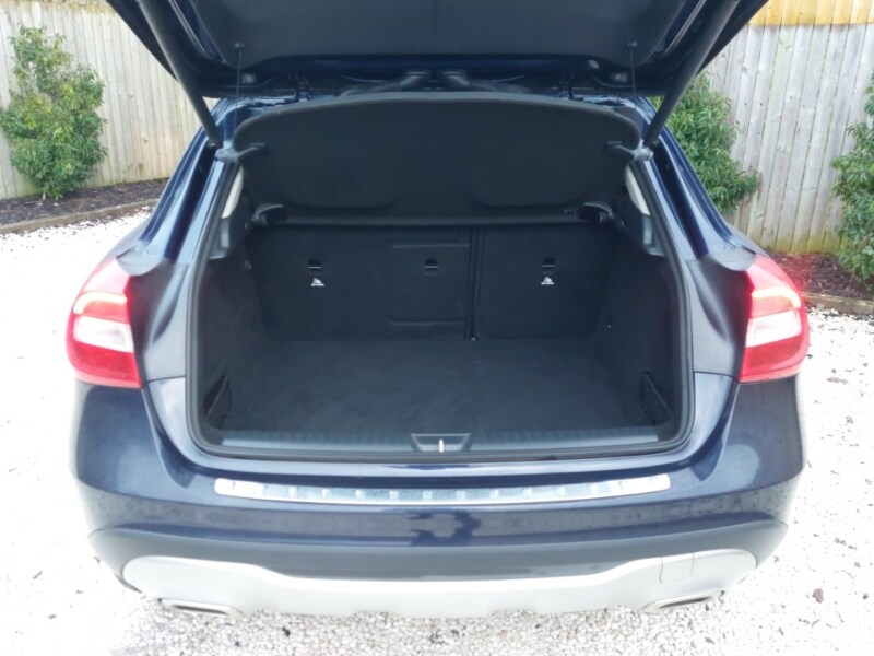 Used Mercedes-Benz GLA 2018 for sale - 77611145: Photo 8